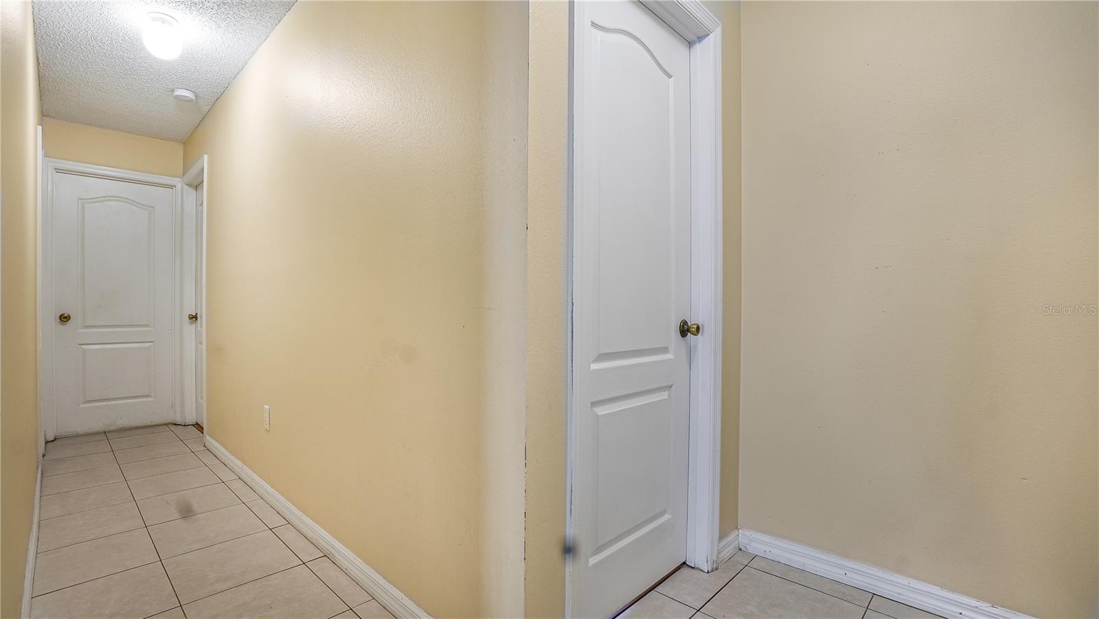 DELTONA LAKES UNIT 07 - Residential Lease