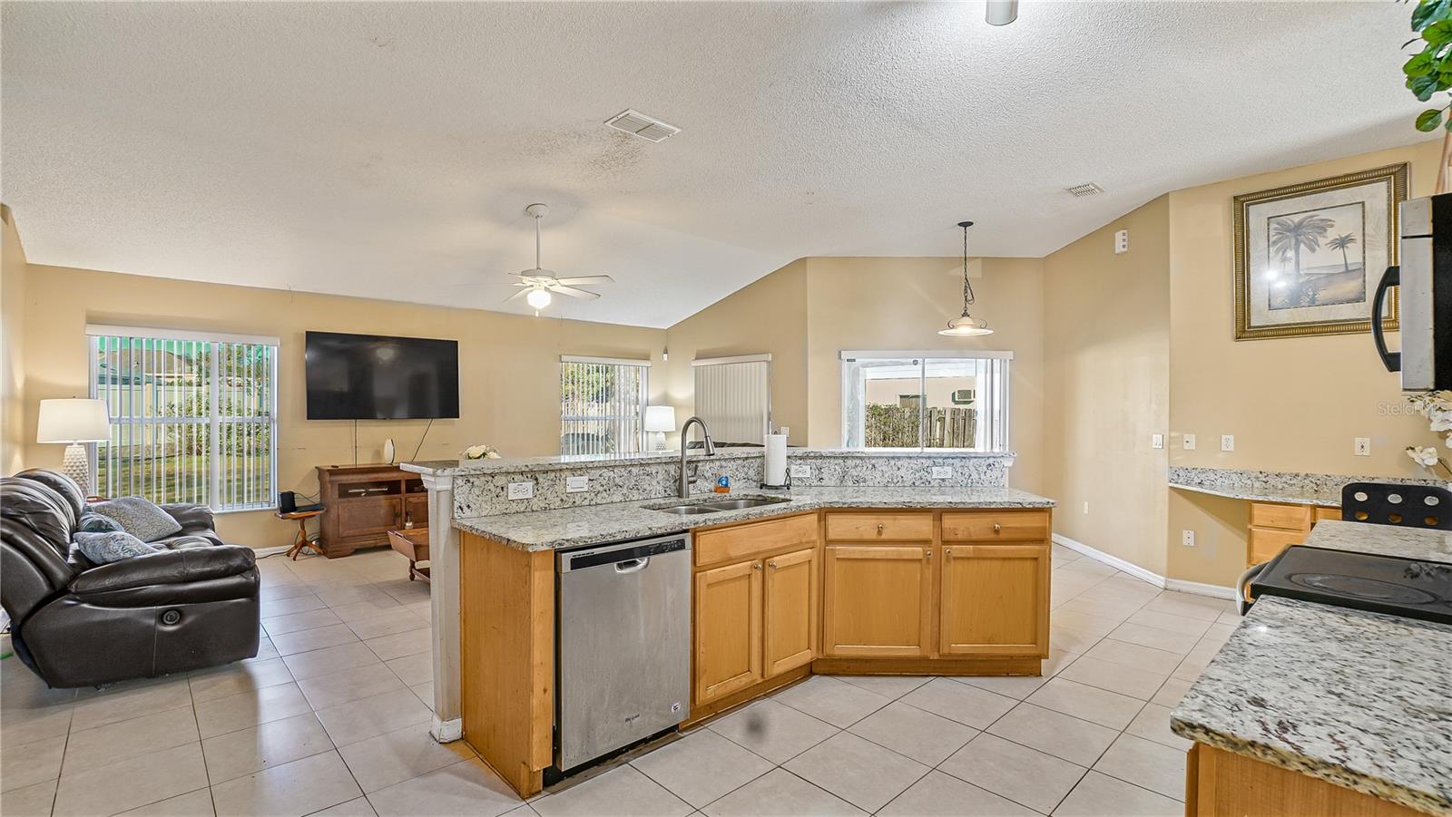DELTONA LAKES UNIT 07 - Residential Lease