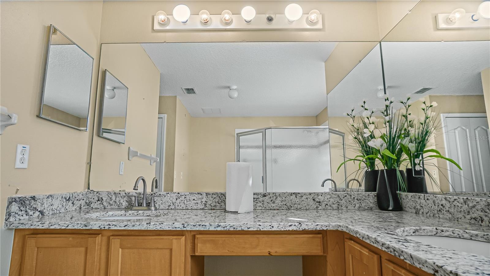 DELTONA LAKES UNIT 07 - Residential Lease