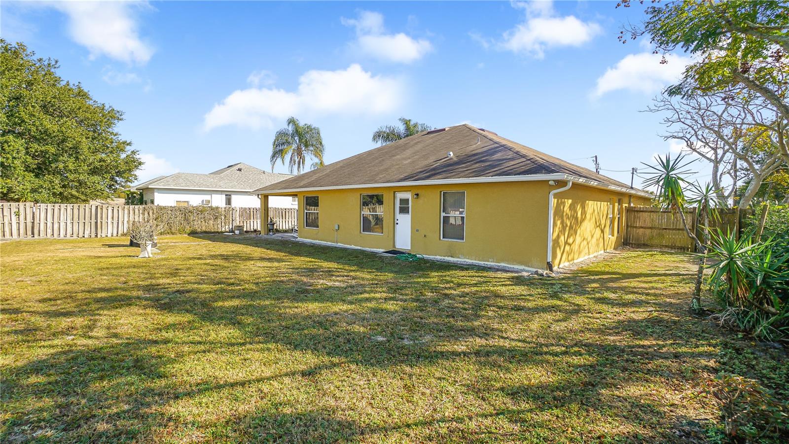 DELTONA LAKES UNIT 07 - Residential Lease