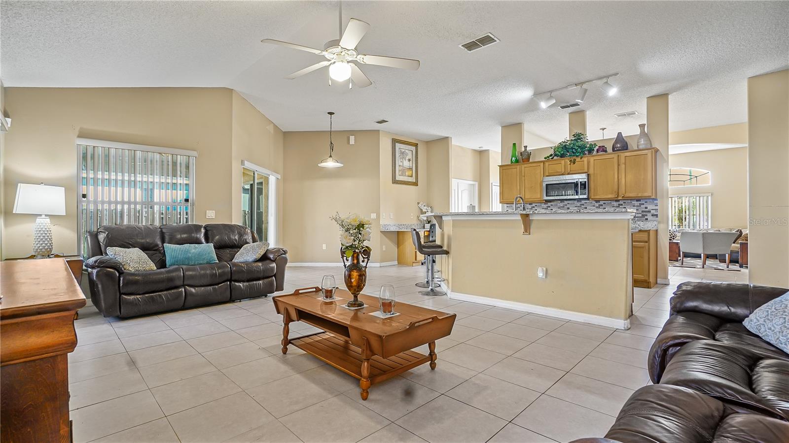 DELTONA LAKES UNIT 07 - Residential Lease