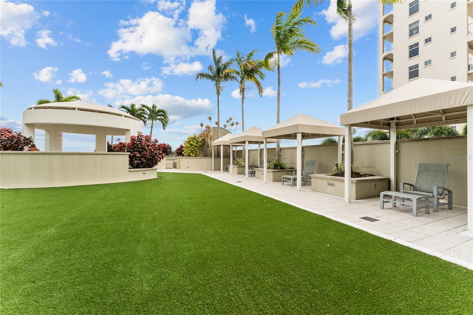 OVATION CONDO - Residential