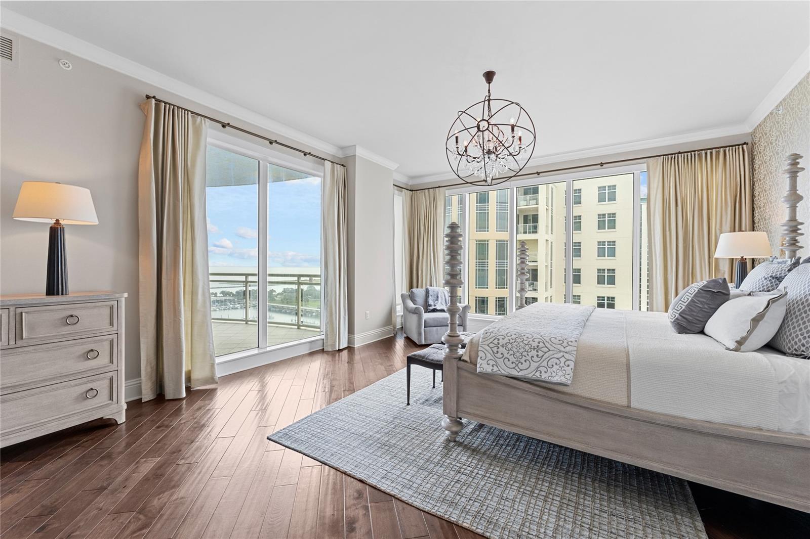 OVATION CONDO - Residential