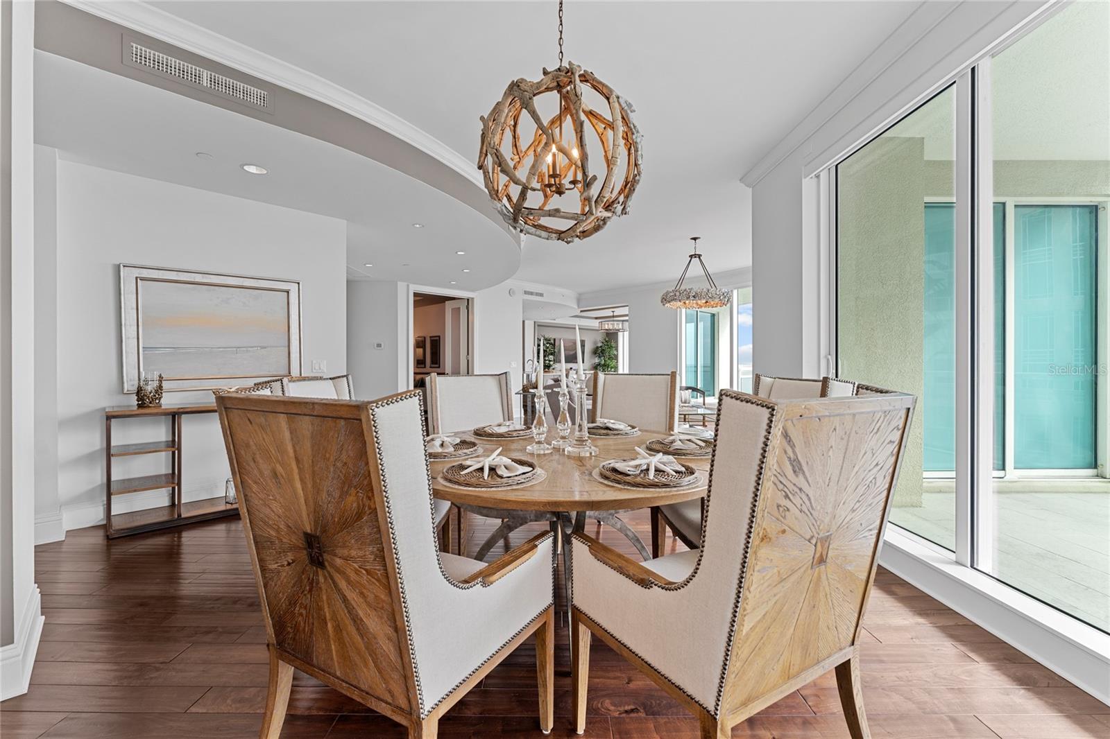 OVATION CONDO - Residential