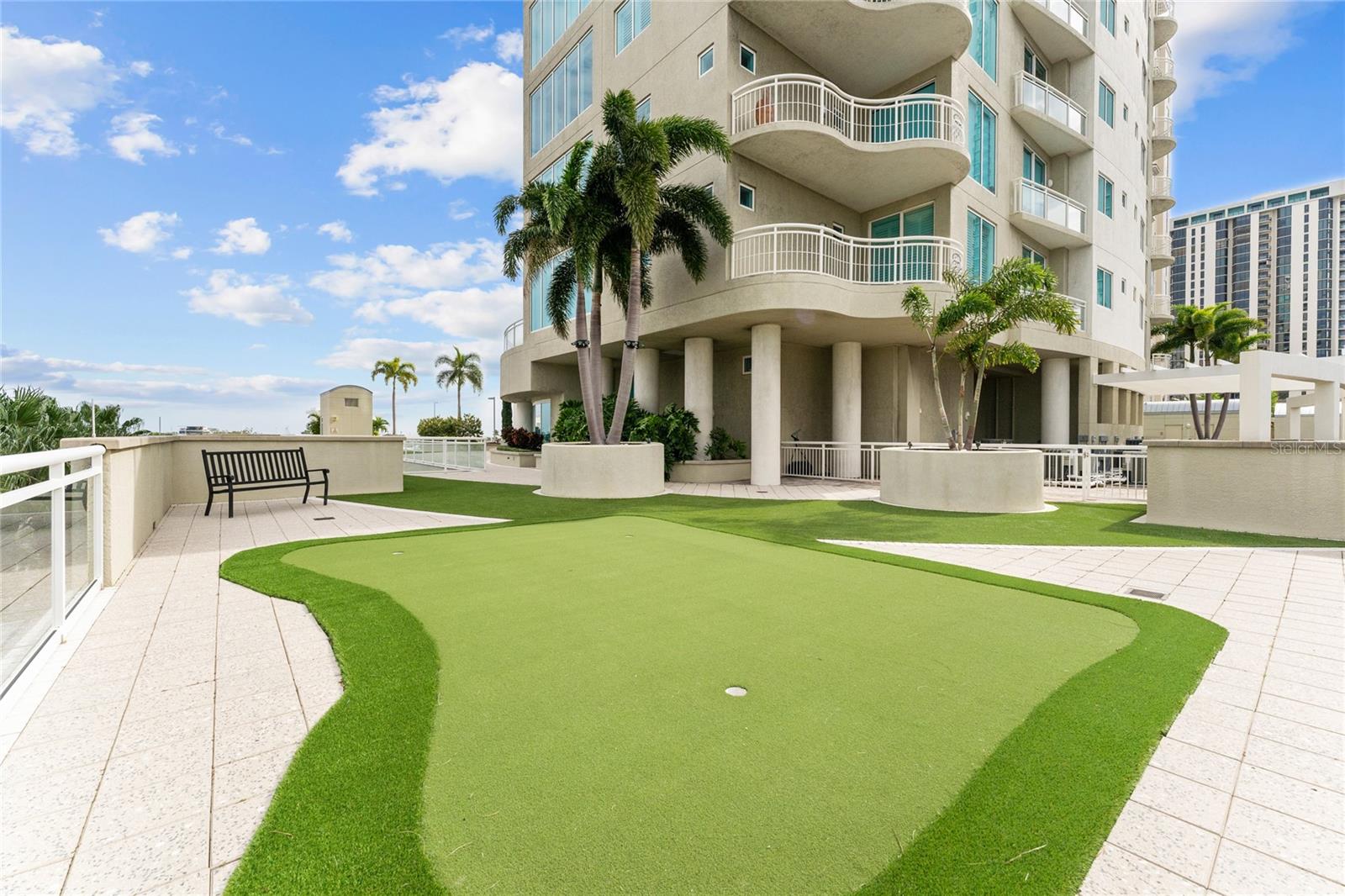 OVATION CONDO - Residential