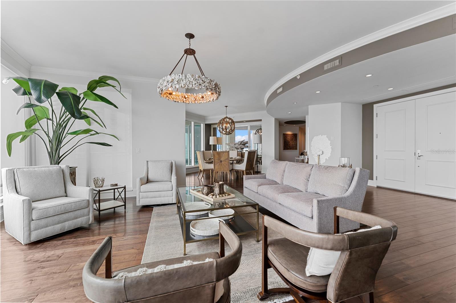 OVATION CONDO - Residential