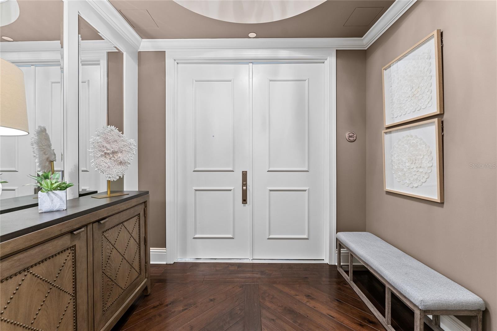 OVATION CONDO - Residential