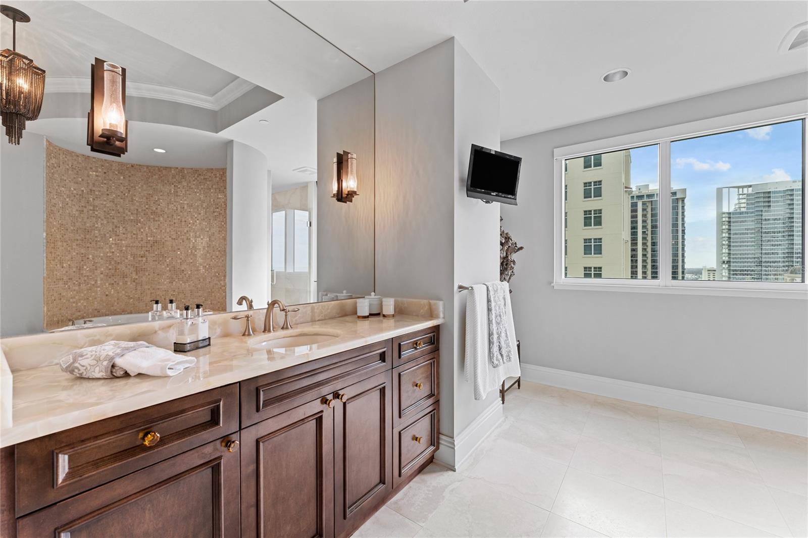 OVATION CONDO - Residential