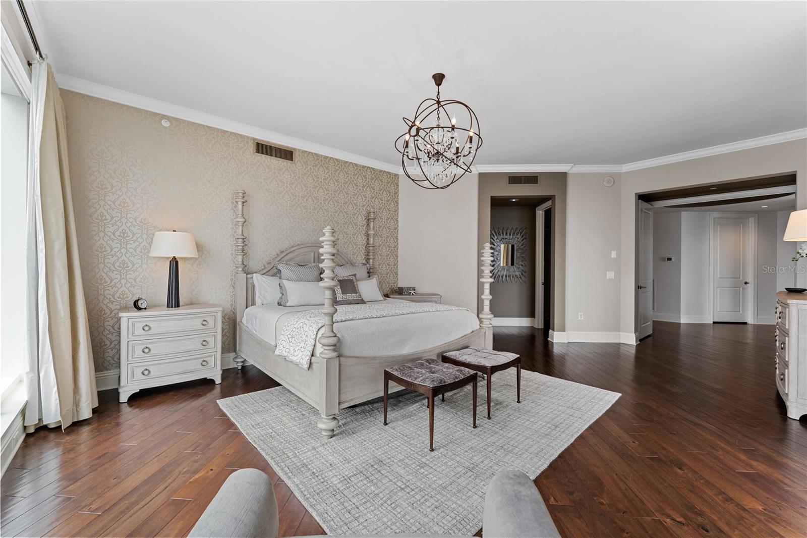 OVATION CONDO - Residential