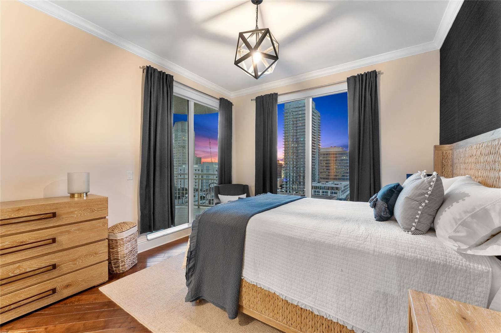 OVATION CONDO - Residential