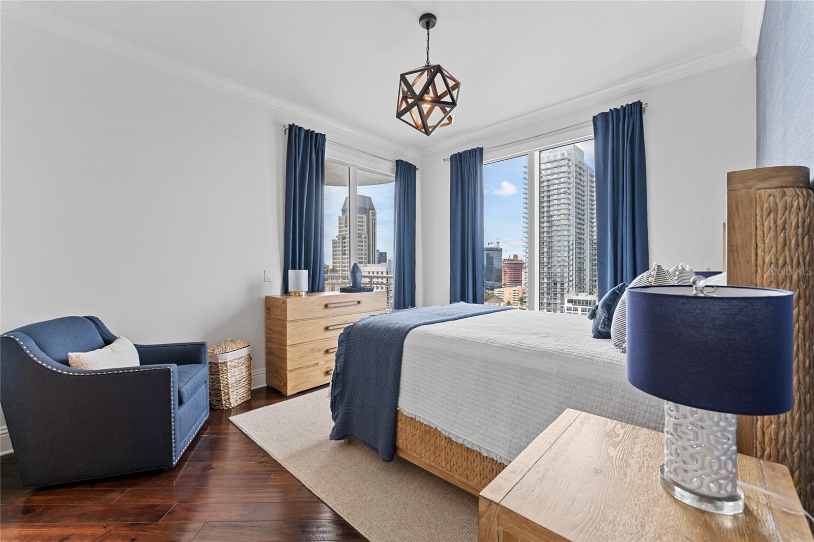 OVATION CONDO - Residential