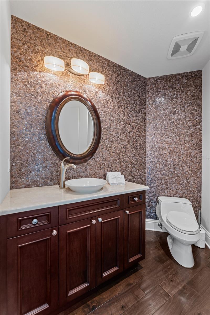 OVATION CONDO - Residential