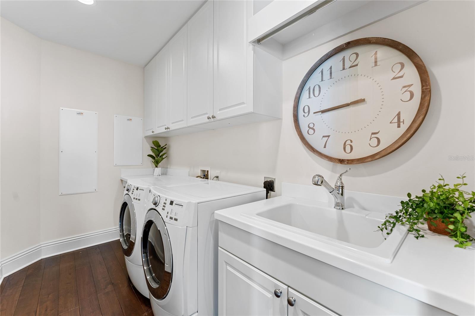 OVATION CONDO - Residential