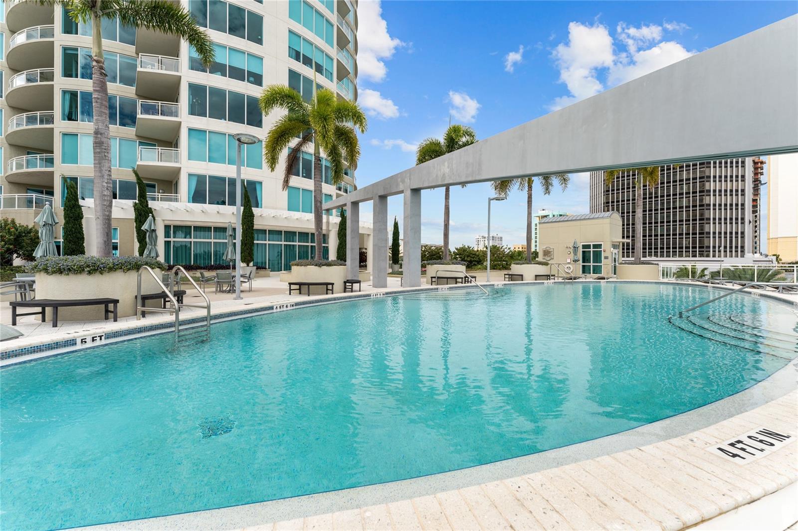 OVATION CONDO - Residential