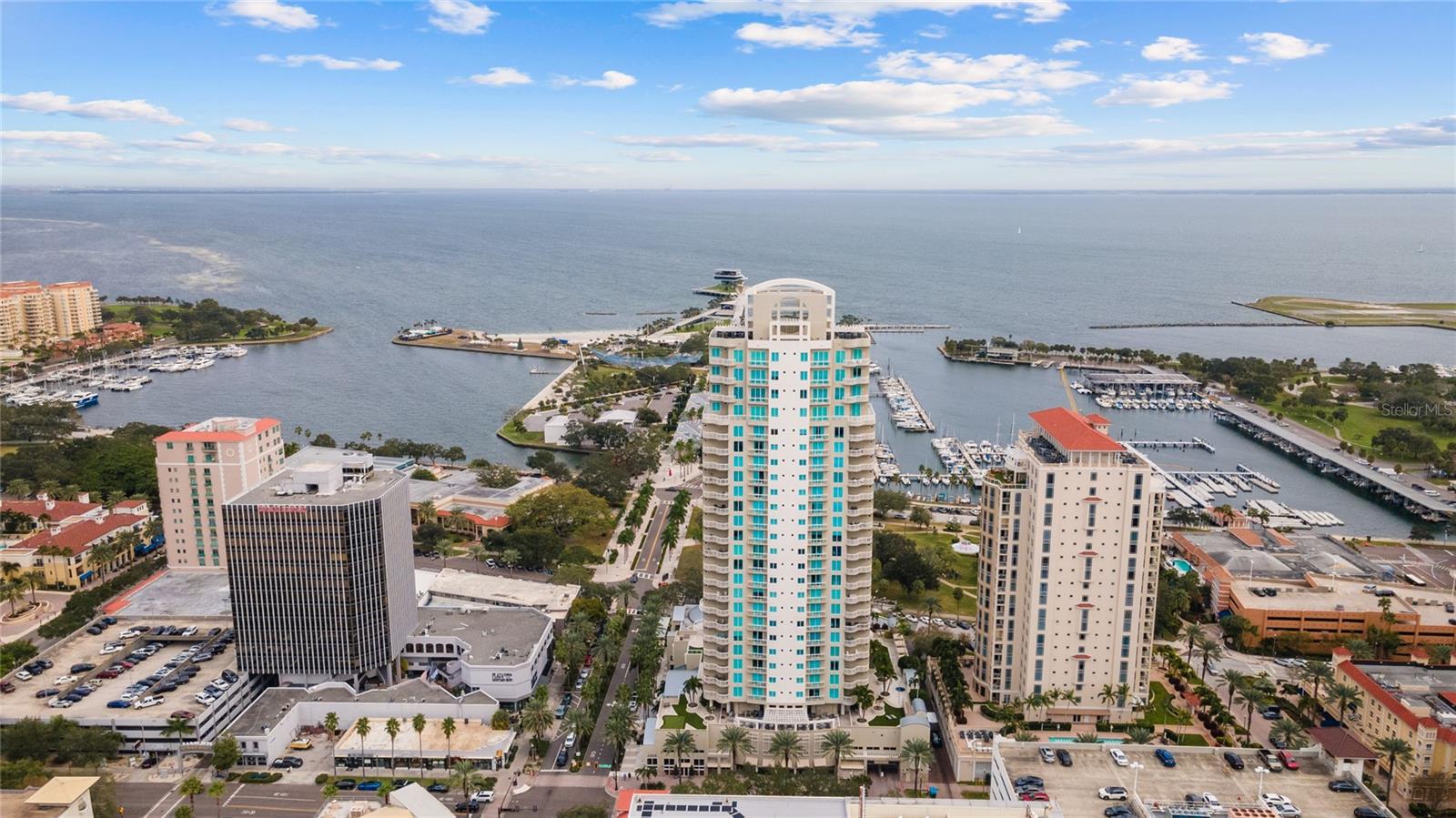 OVATION CONDO - Residential