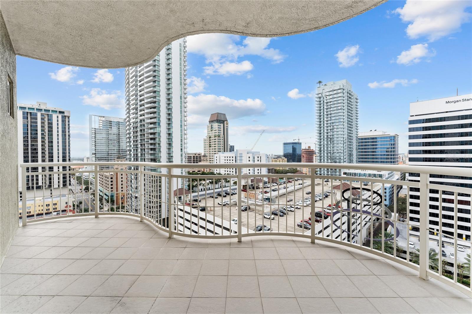 OVATION CONDO - Residential