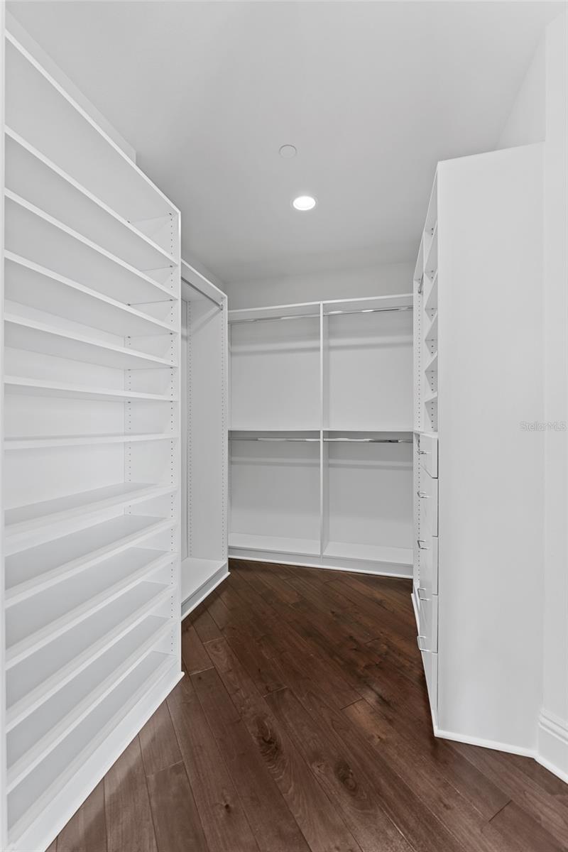 OVATION CONDO - Residential