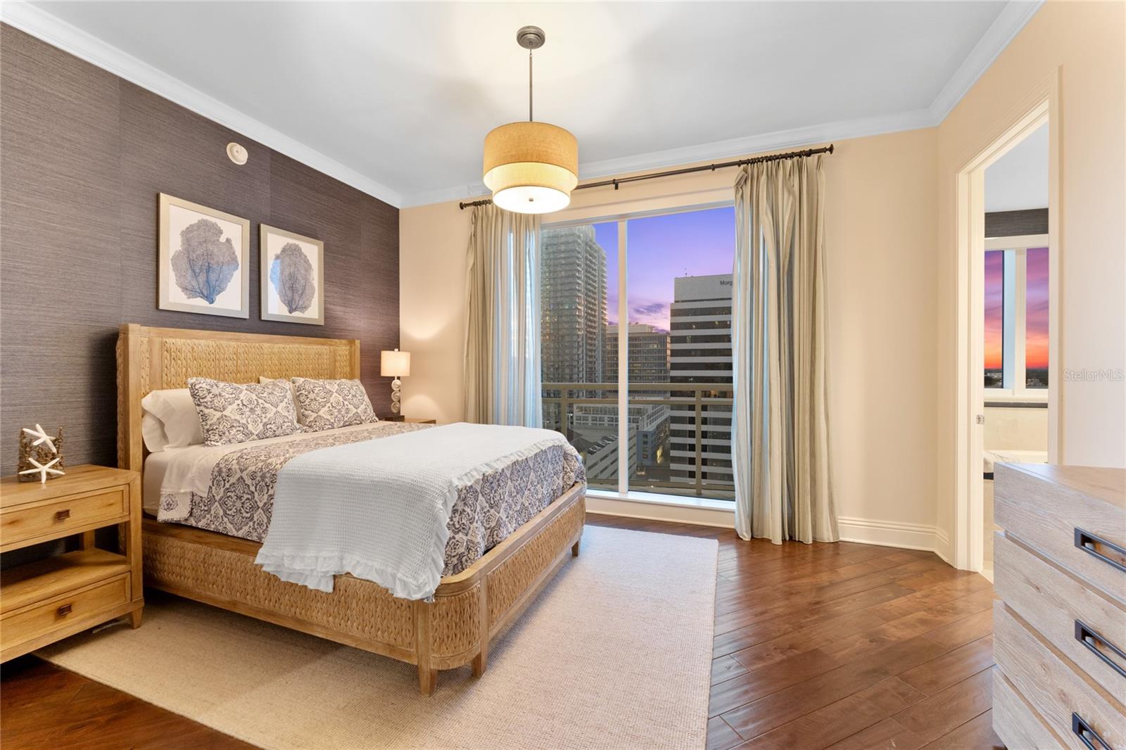 OVATION CONDO - Residential