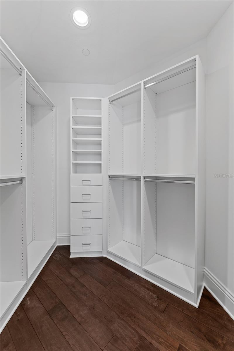 OVATION CONDO - Residential