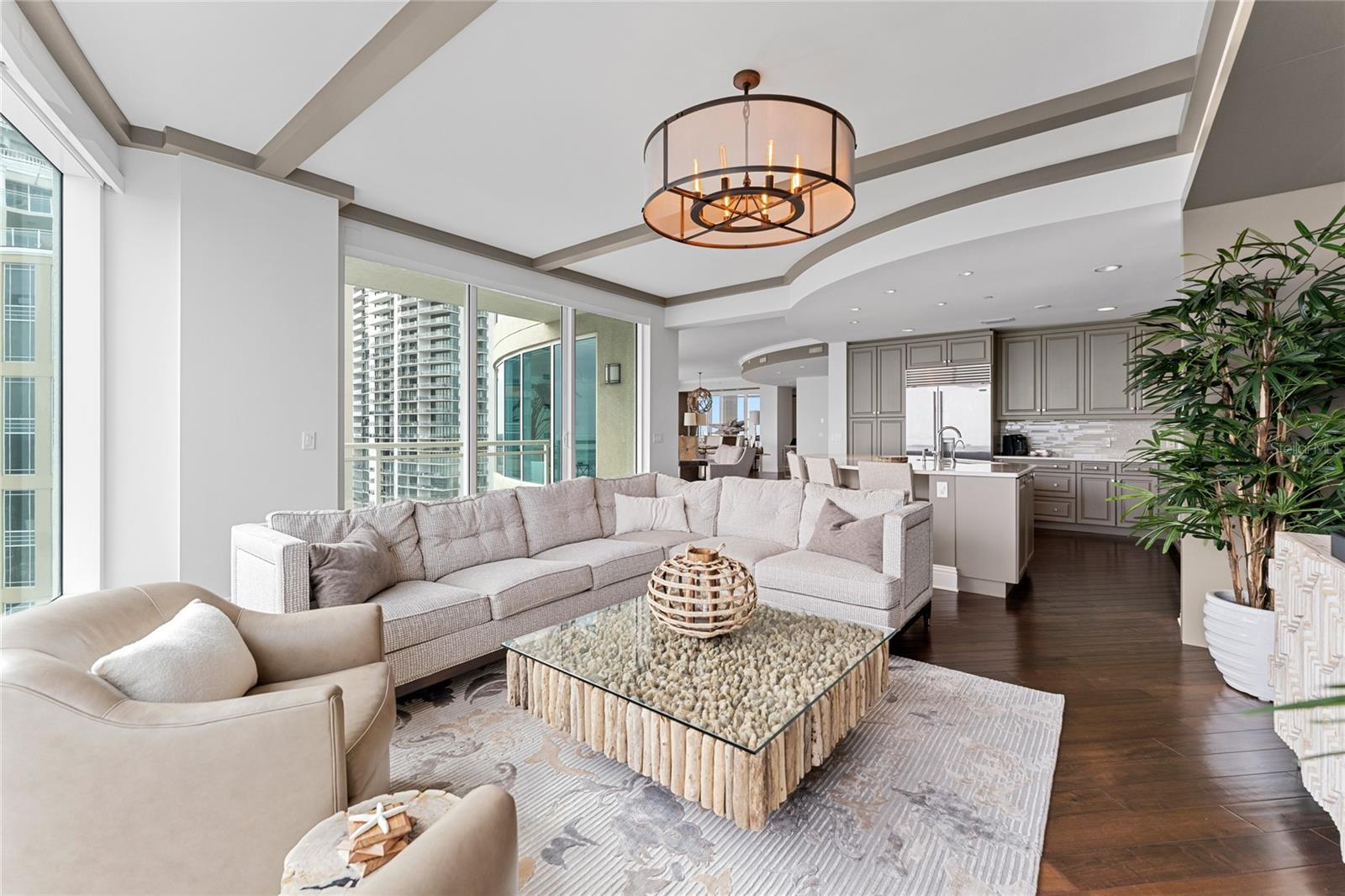 OVATION CONDO - Residential