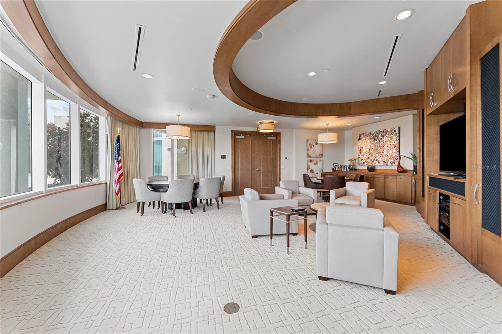 OVATION CONDO - Residential