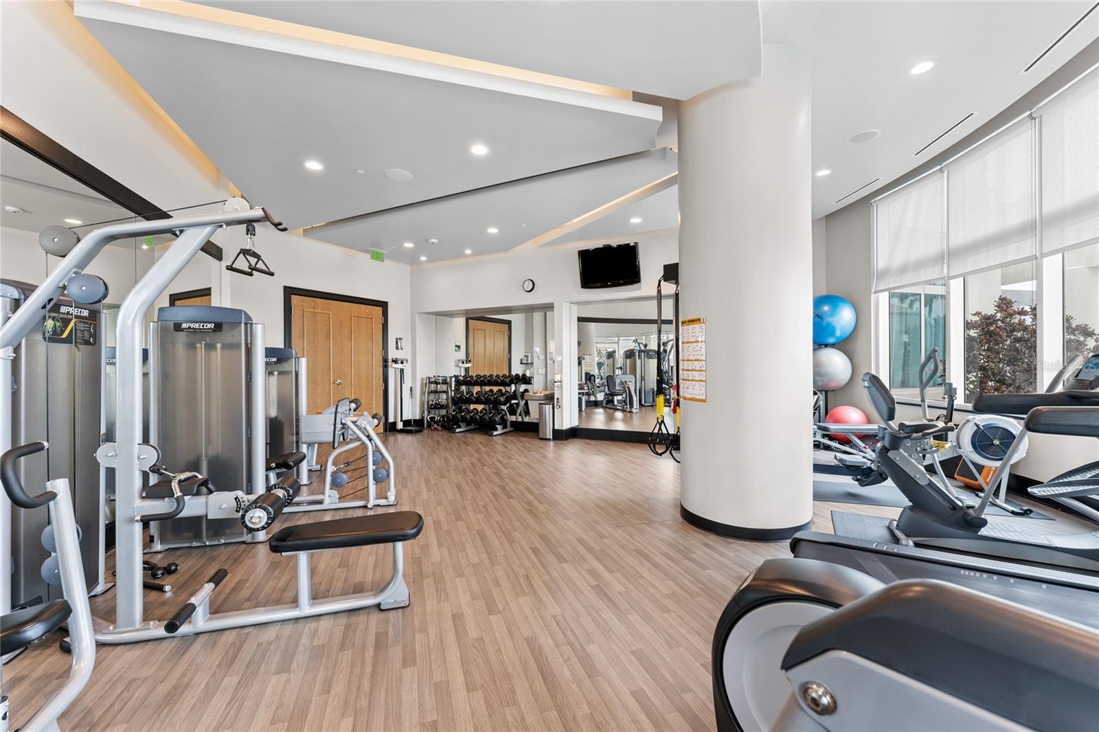 OVATION CONDO - Residential