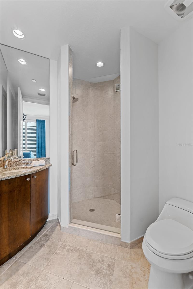 OVATION CONDO - Residential