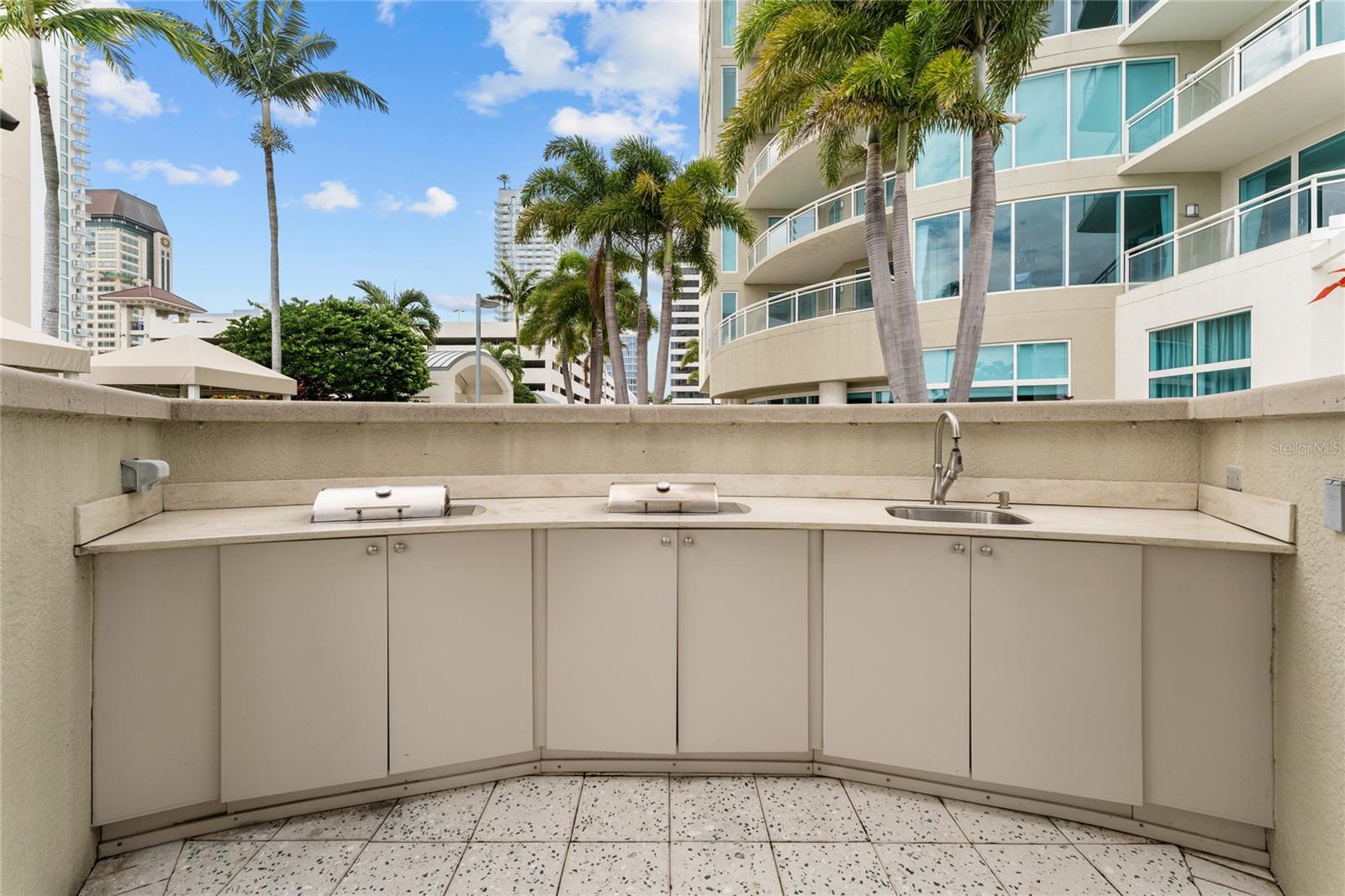 OVATION CONDO - Residential