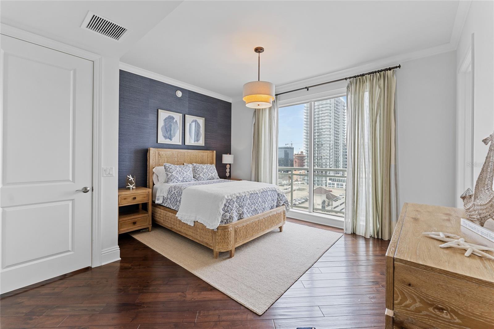 OVATION CONDO - Residential