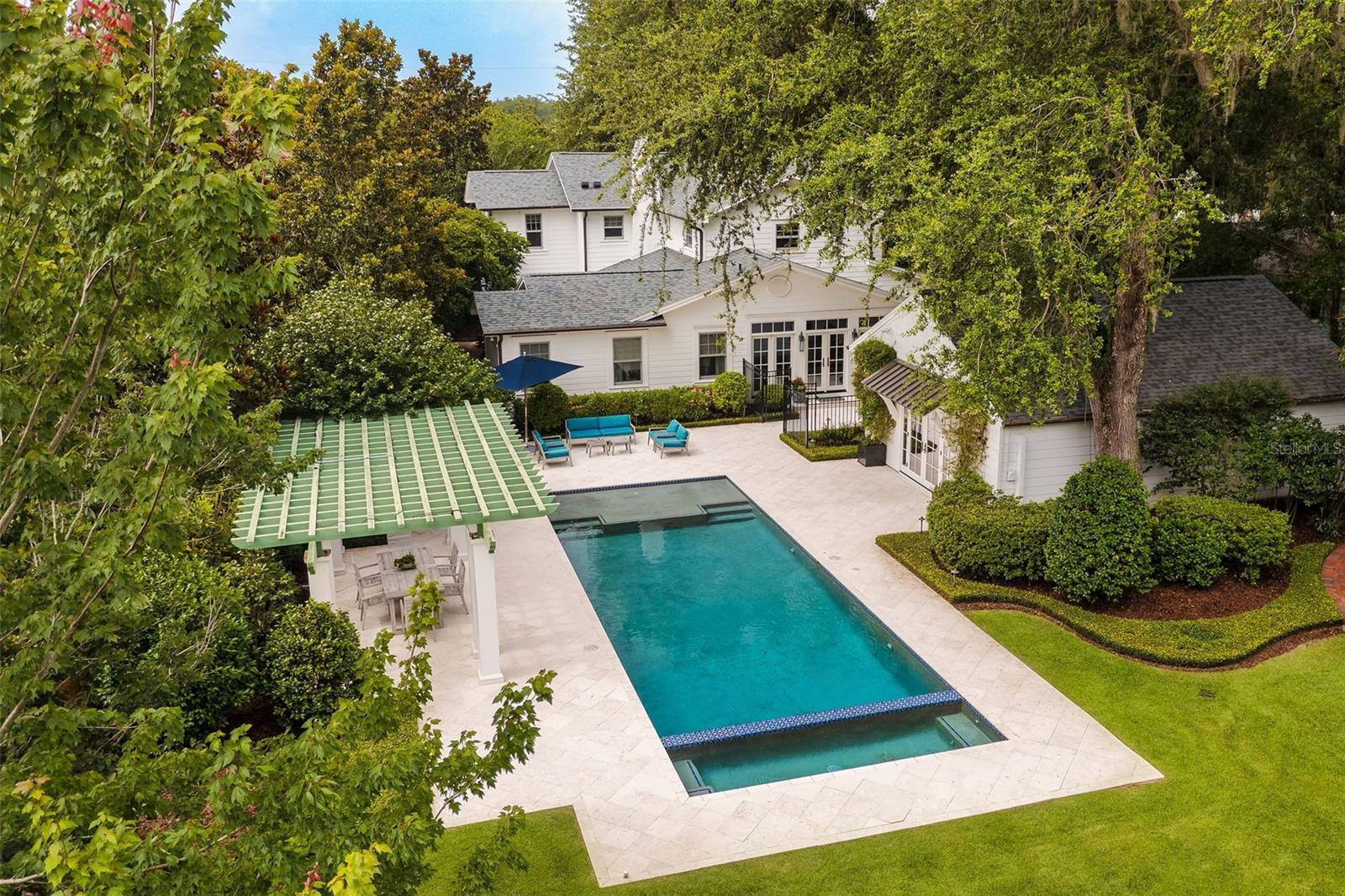 1011 LAKE DAVIS DRIVE