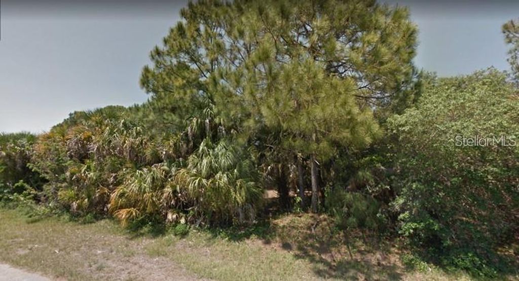 Photo of 15028 Cresent Avenue, Port Charlotte, FL 33953 (MLS # D6146953)