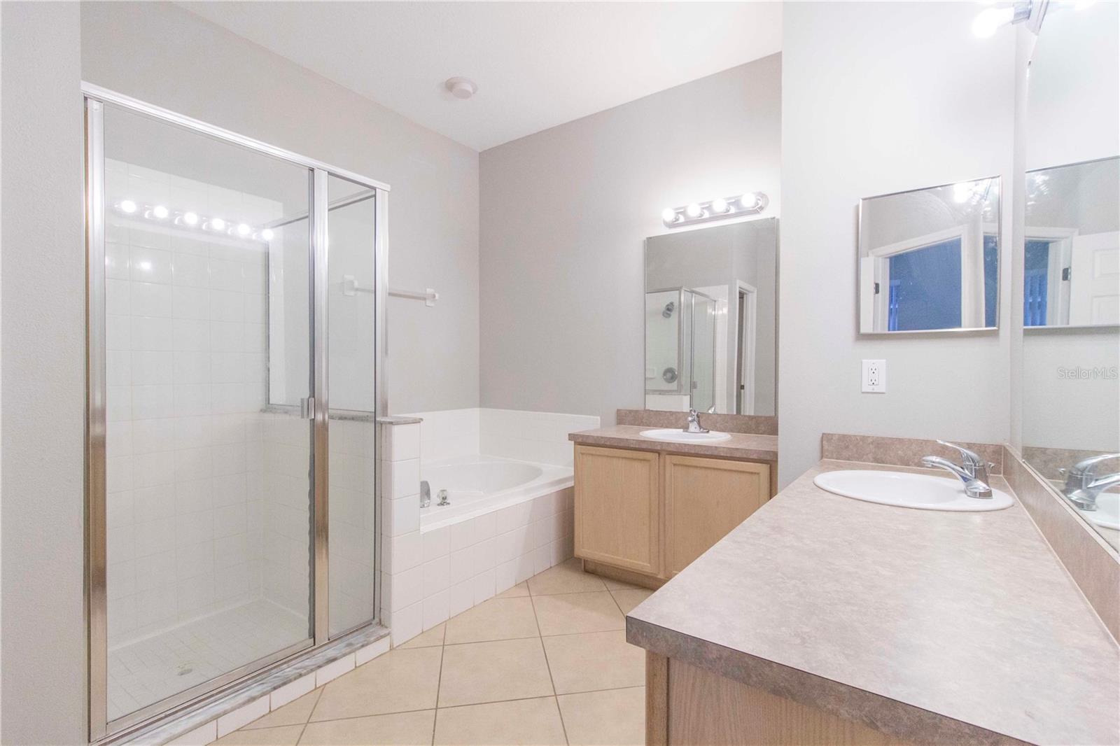 EMERALD POINTE - Residential