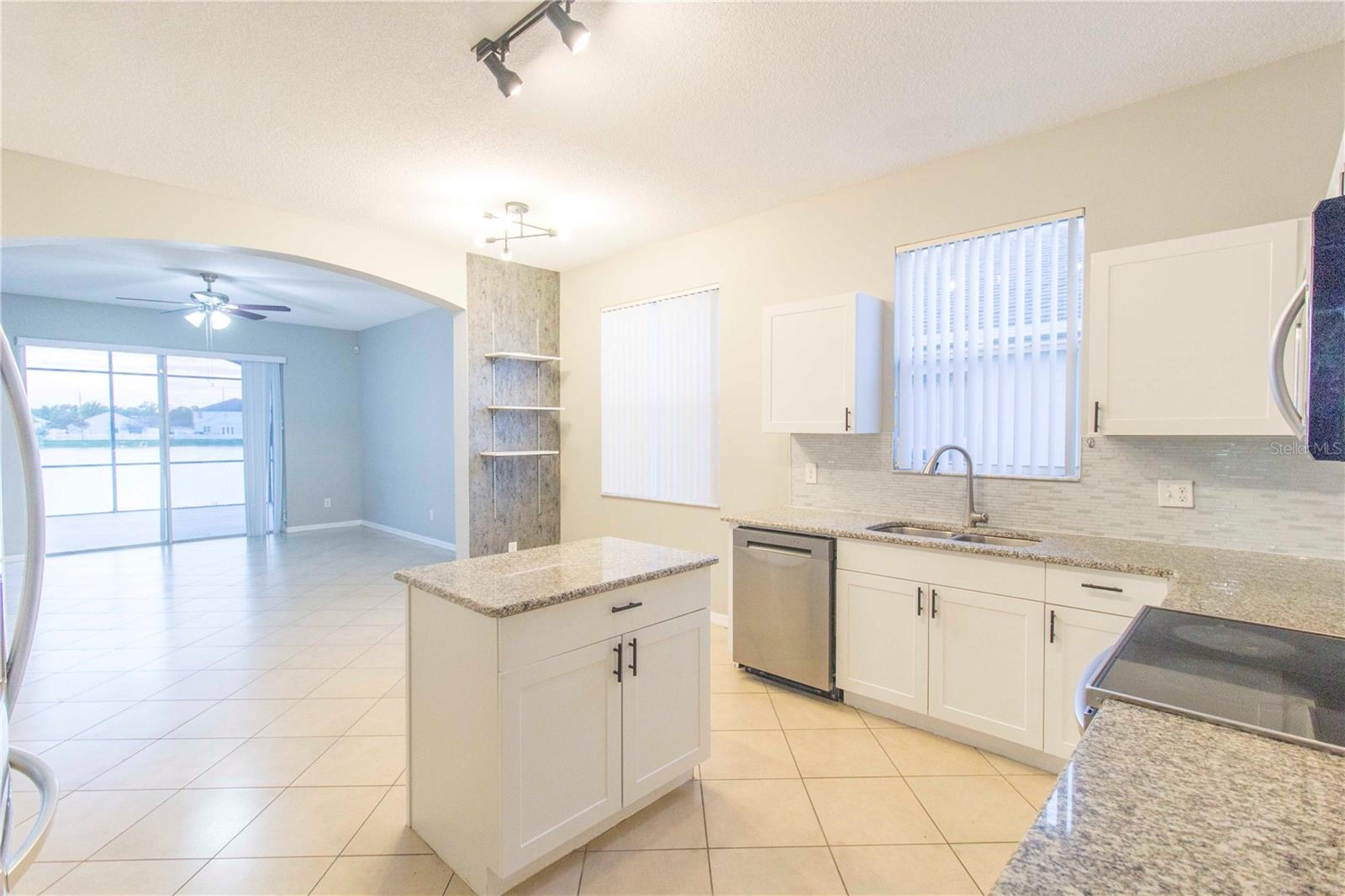 EMERALD POINTE - Residential