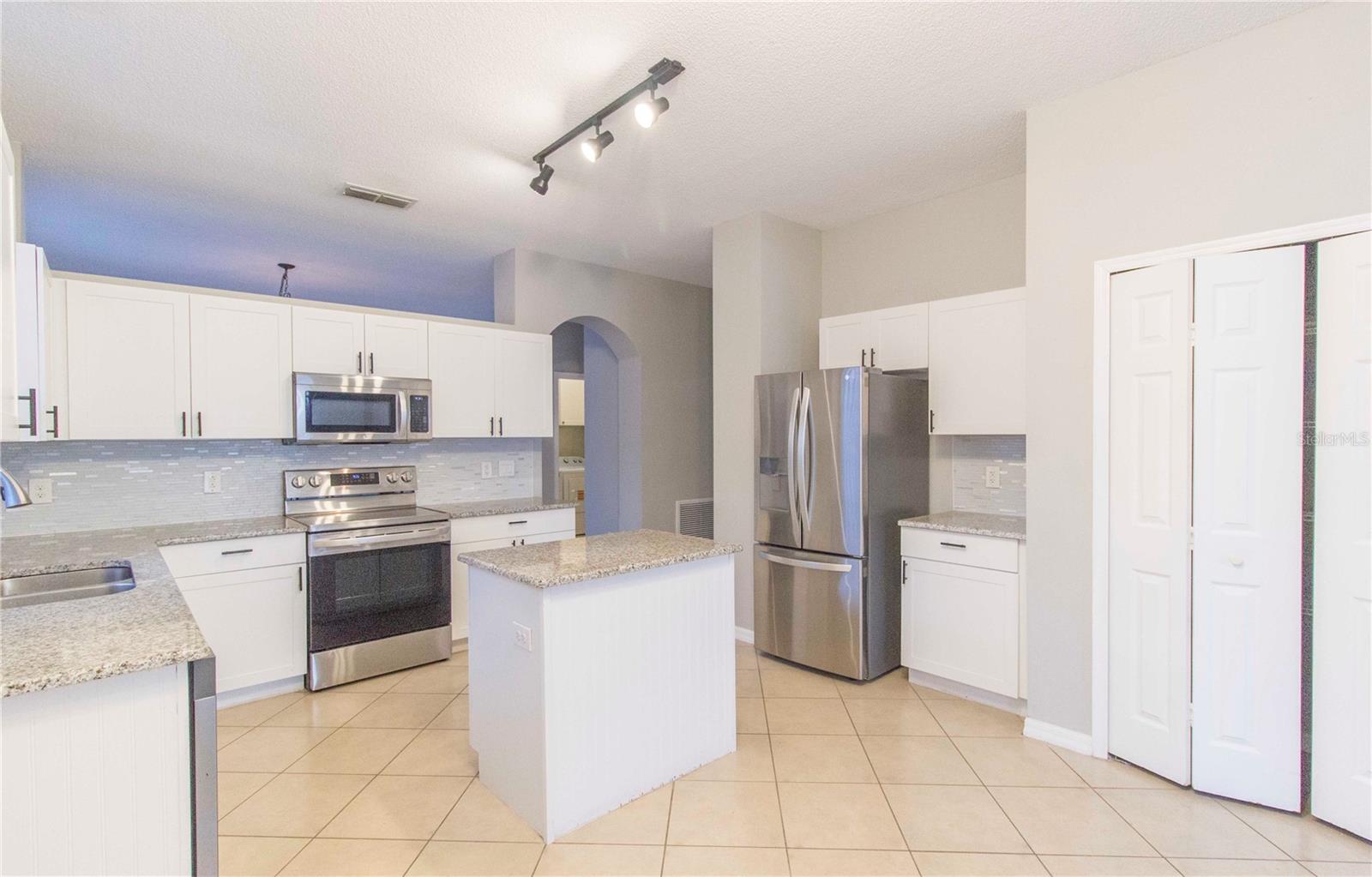 EMERALD POINTE - Residential