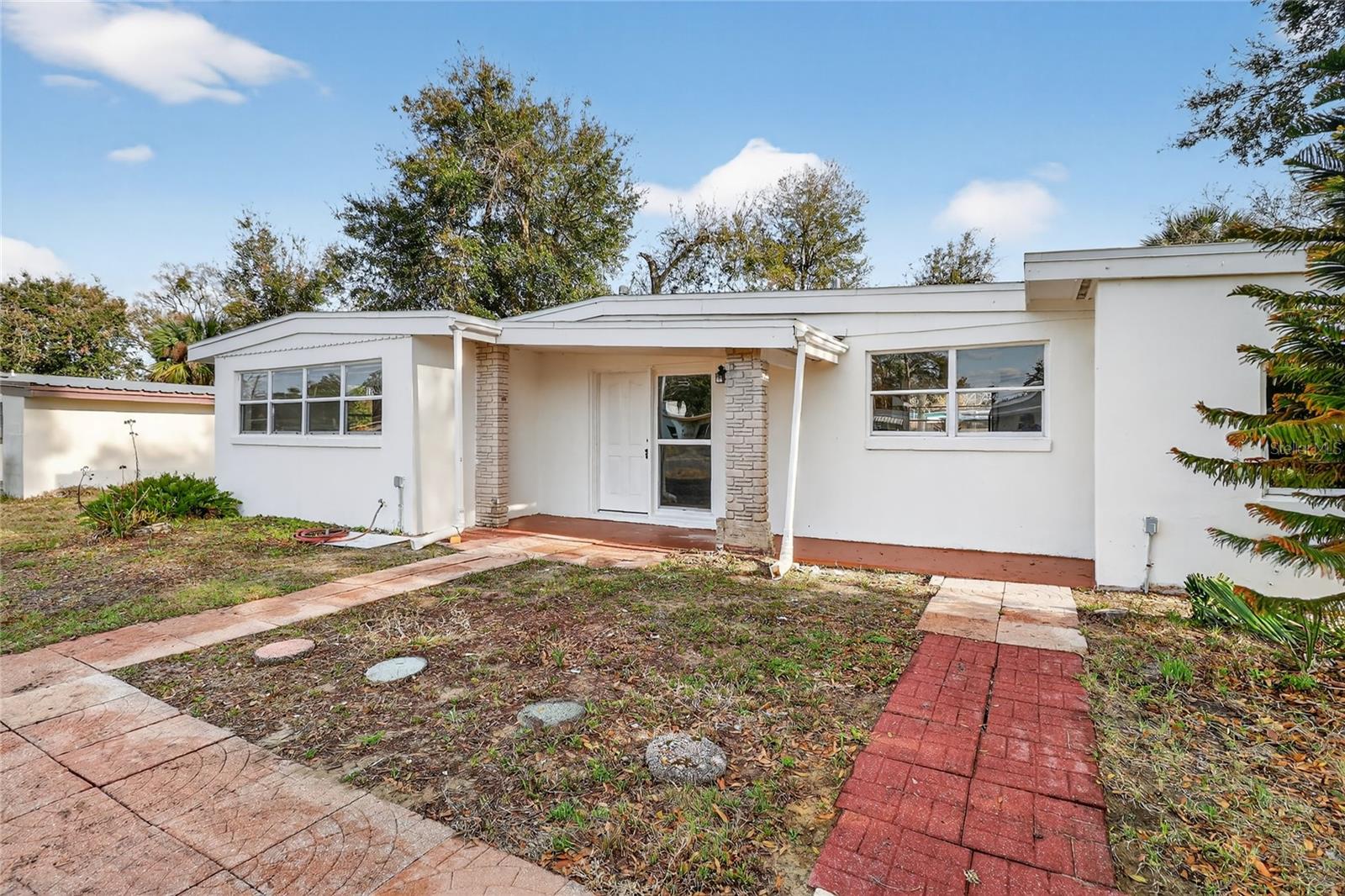 1319 HILLCREST DRIVE