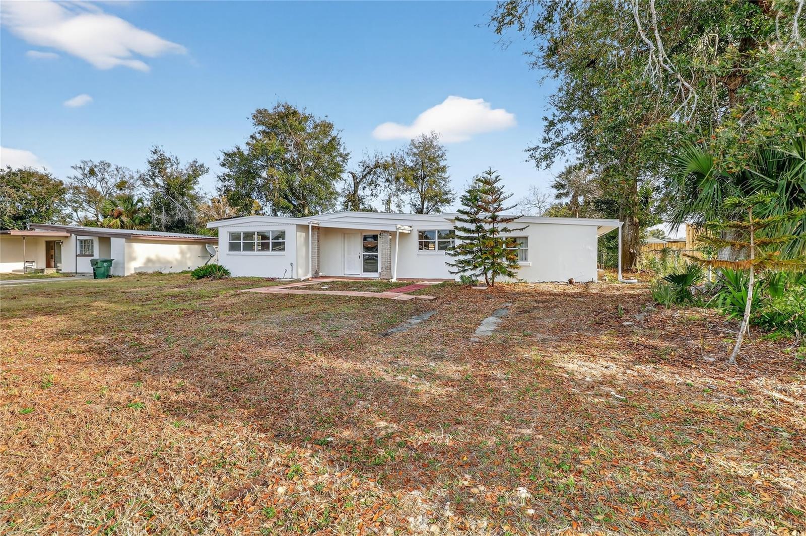 1319 HILLCREST DRIVE