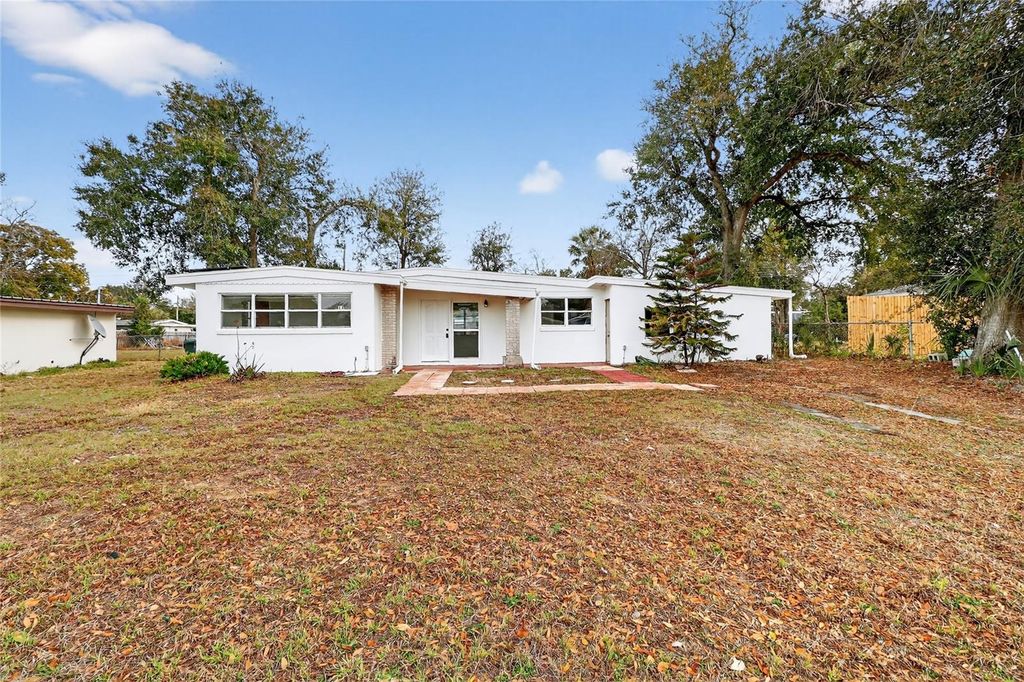 Photo of 1319 Hillcrest Drive, Daytona Beach, FL 32114 (MLS # O6376394)