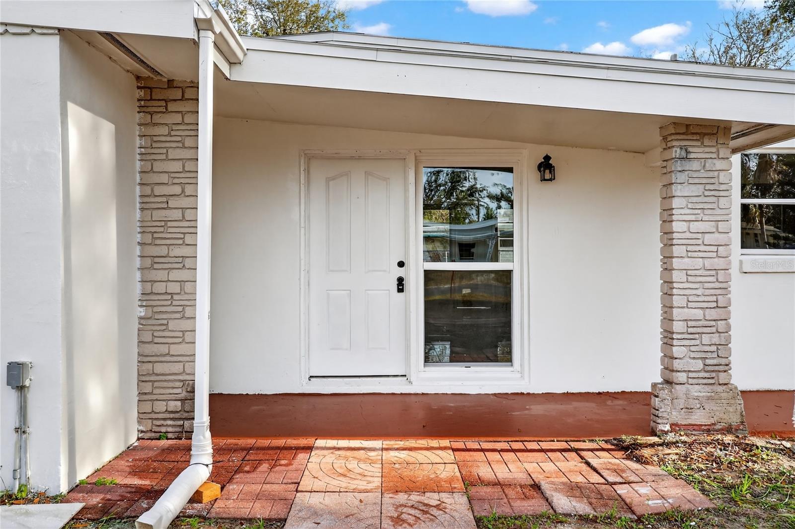 1319 HILLCREST DRIVE