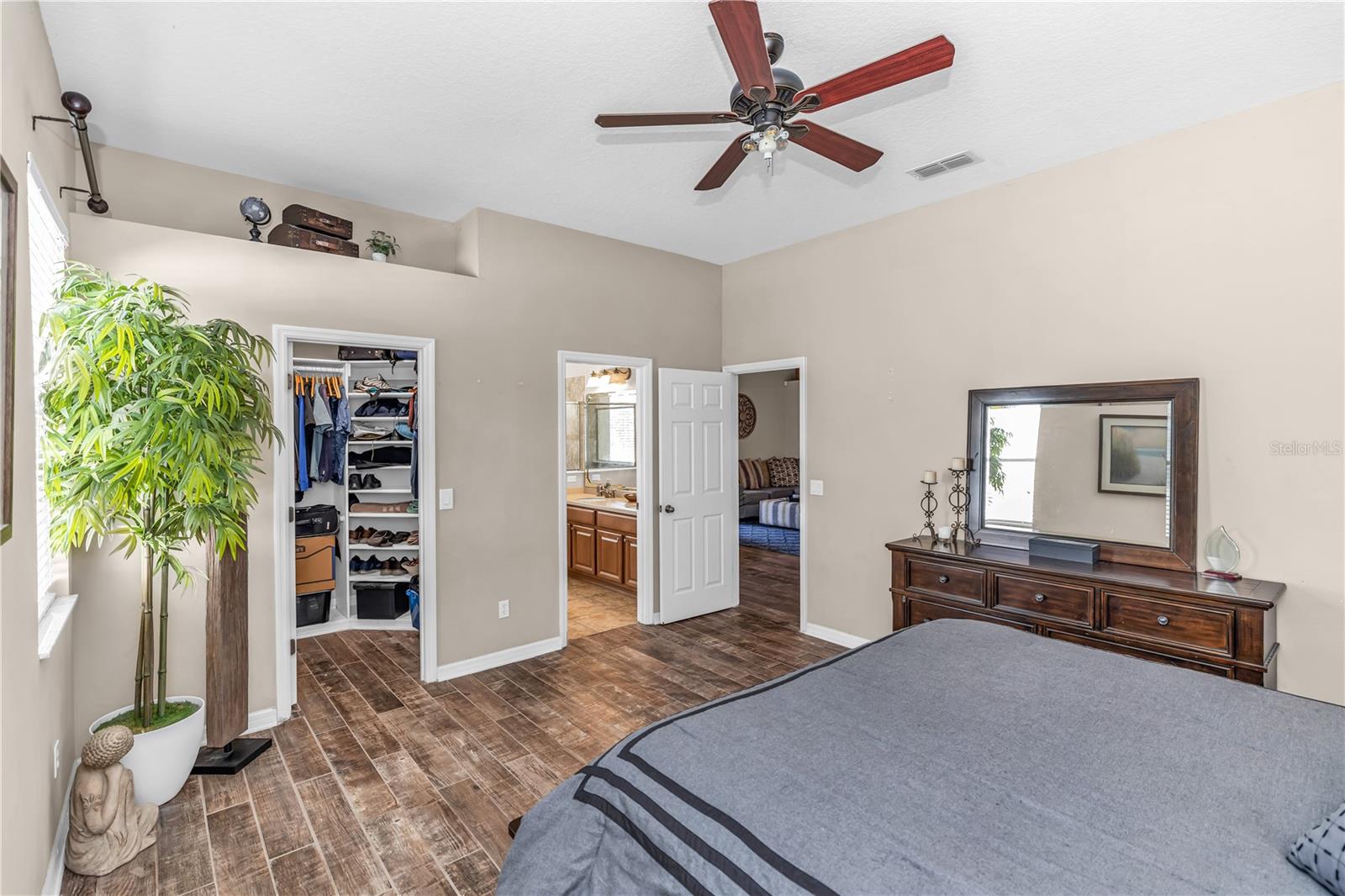 5435 RISHLEY RUN WAY