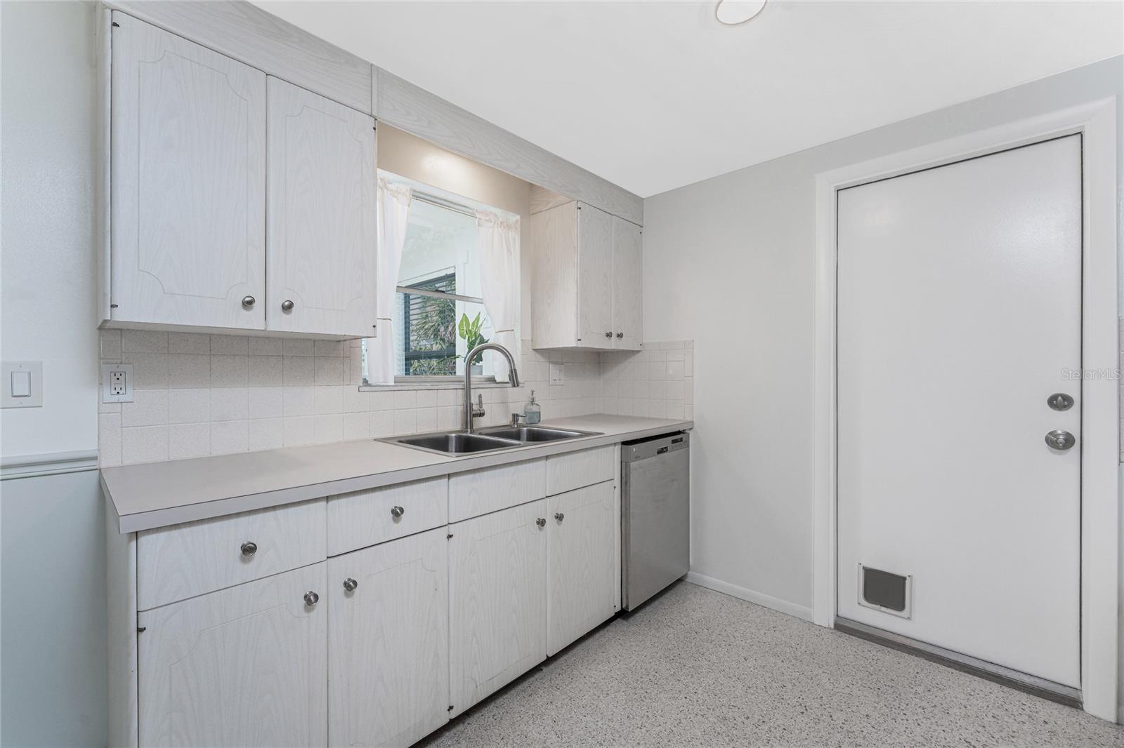 LONGLAKE ESTATES - Residential