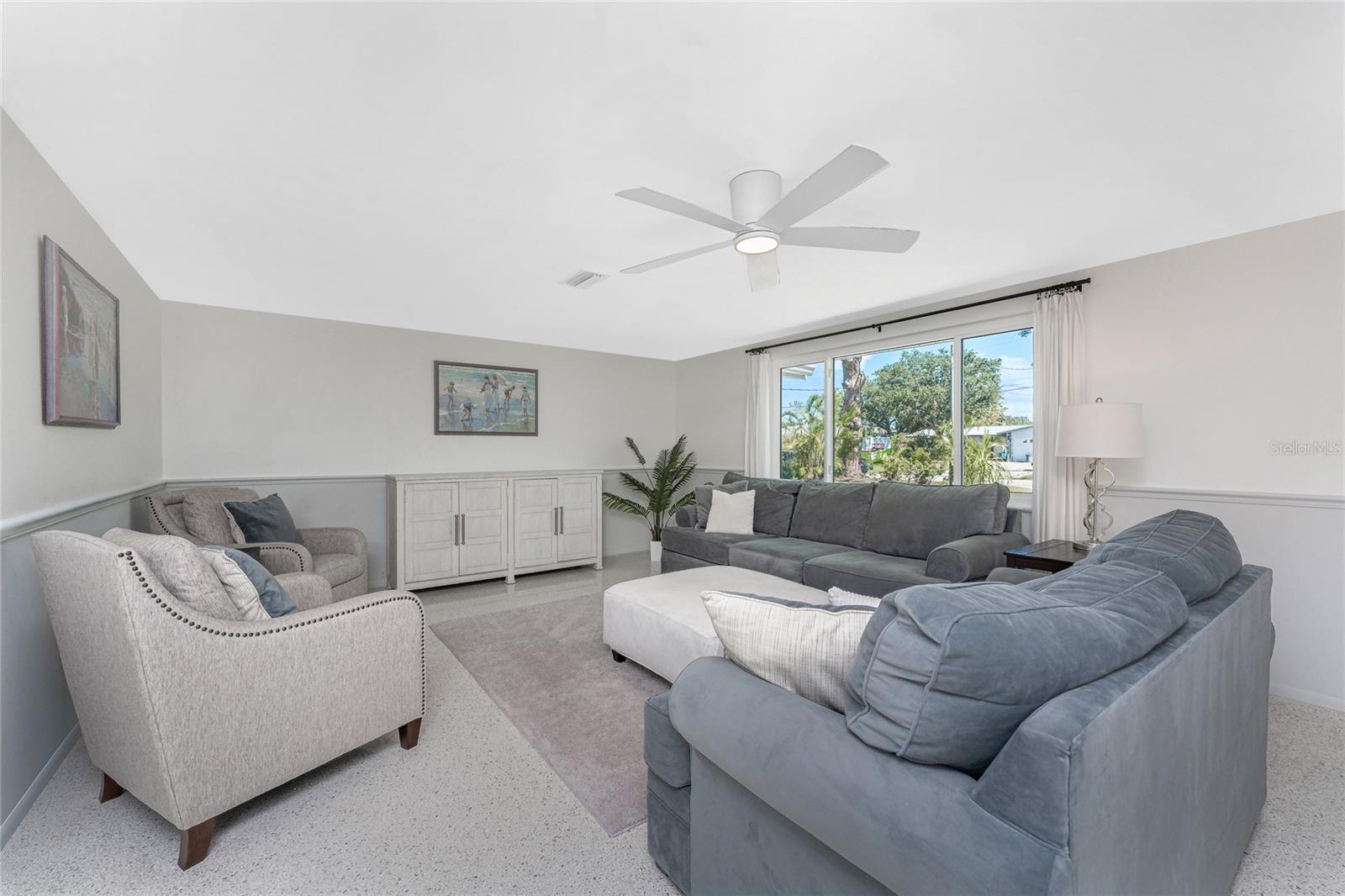 LONGLAKE ESTATES - Residential