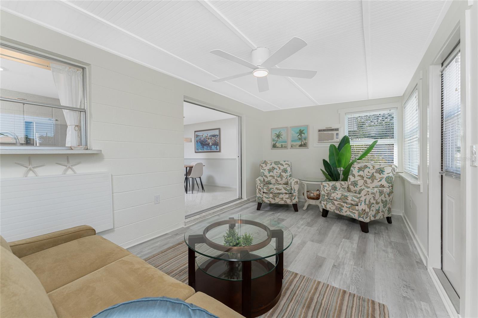 LONGLAKE ESTATES - Residential