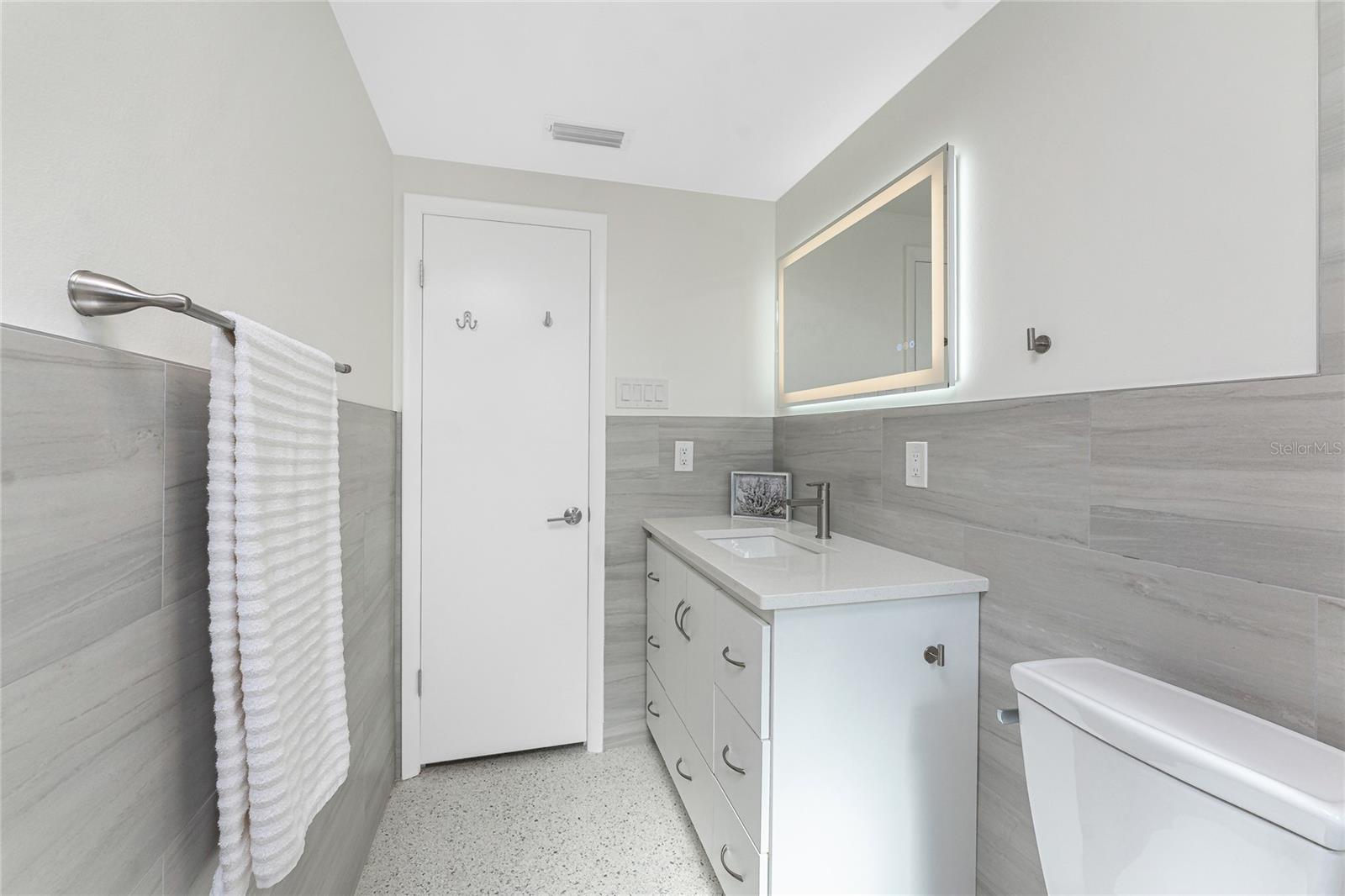 LONGLAKE ESTATES - Residential