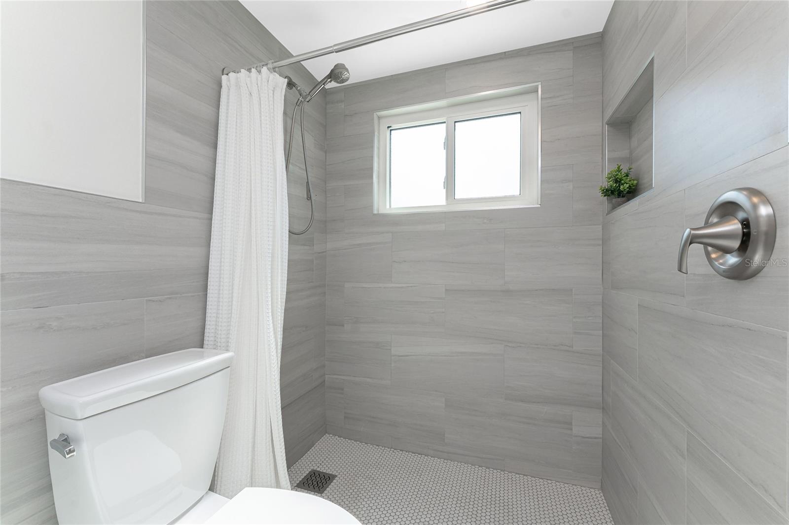 LONGLAKE ESTATES - Residential