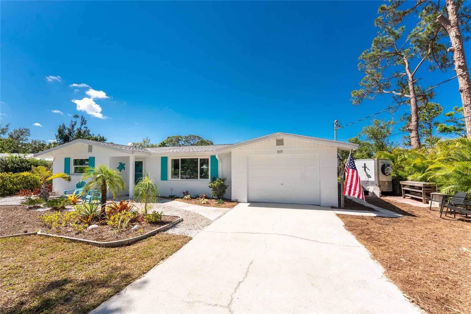 LONGLAKE ESTATES - Residential