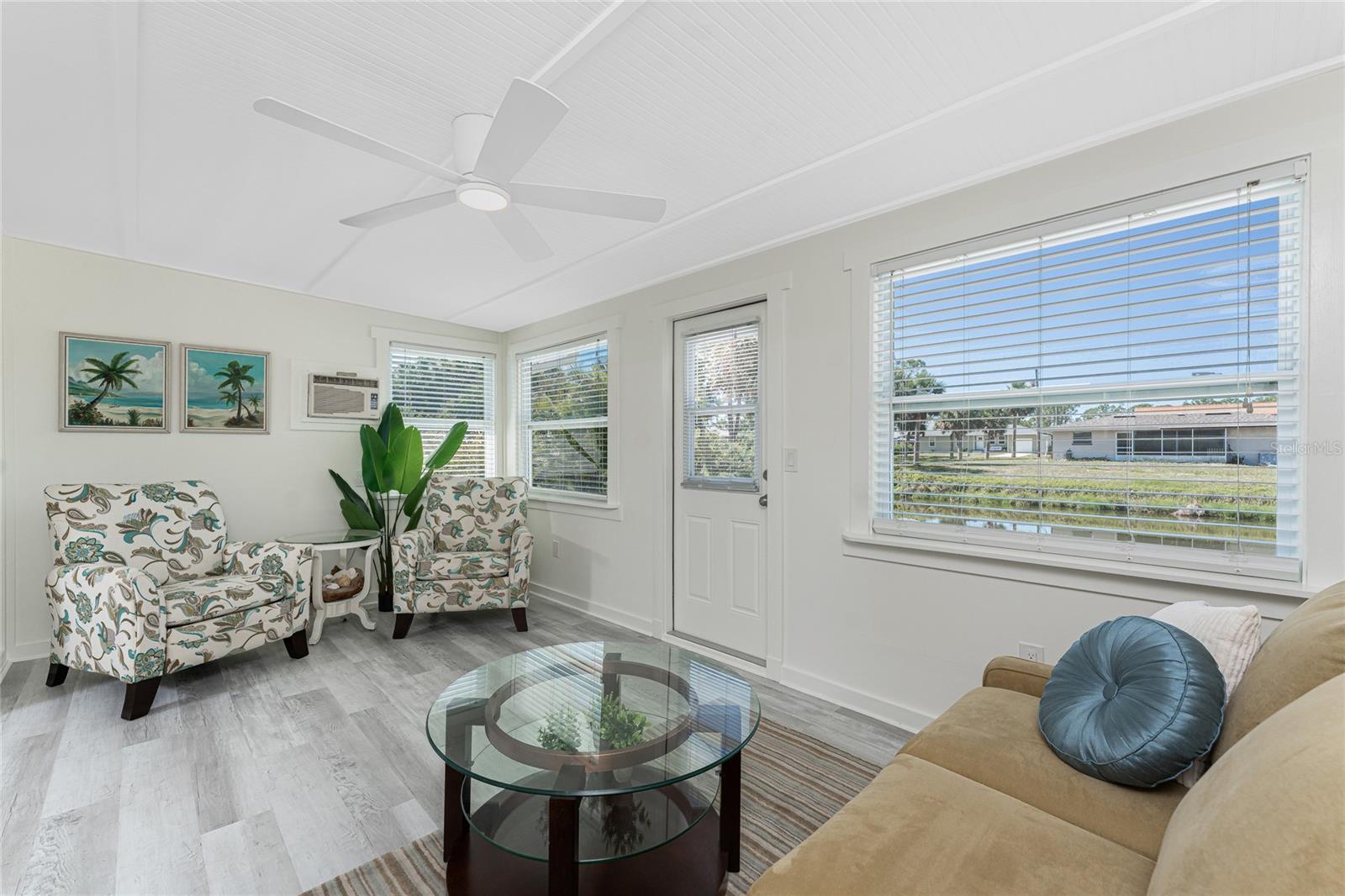 LONGLAKE ESTATES - Residential