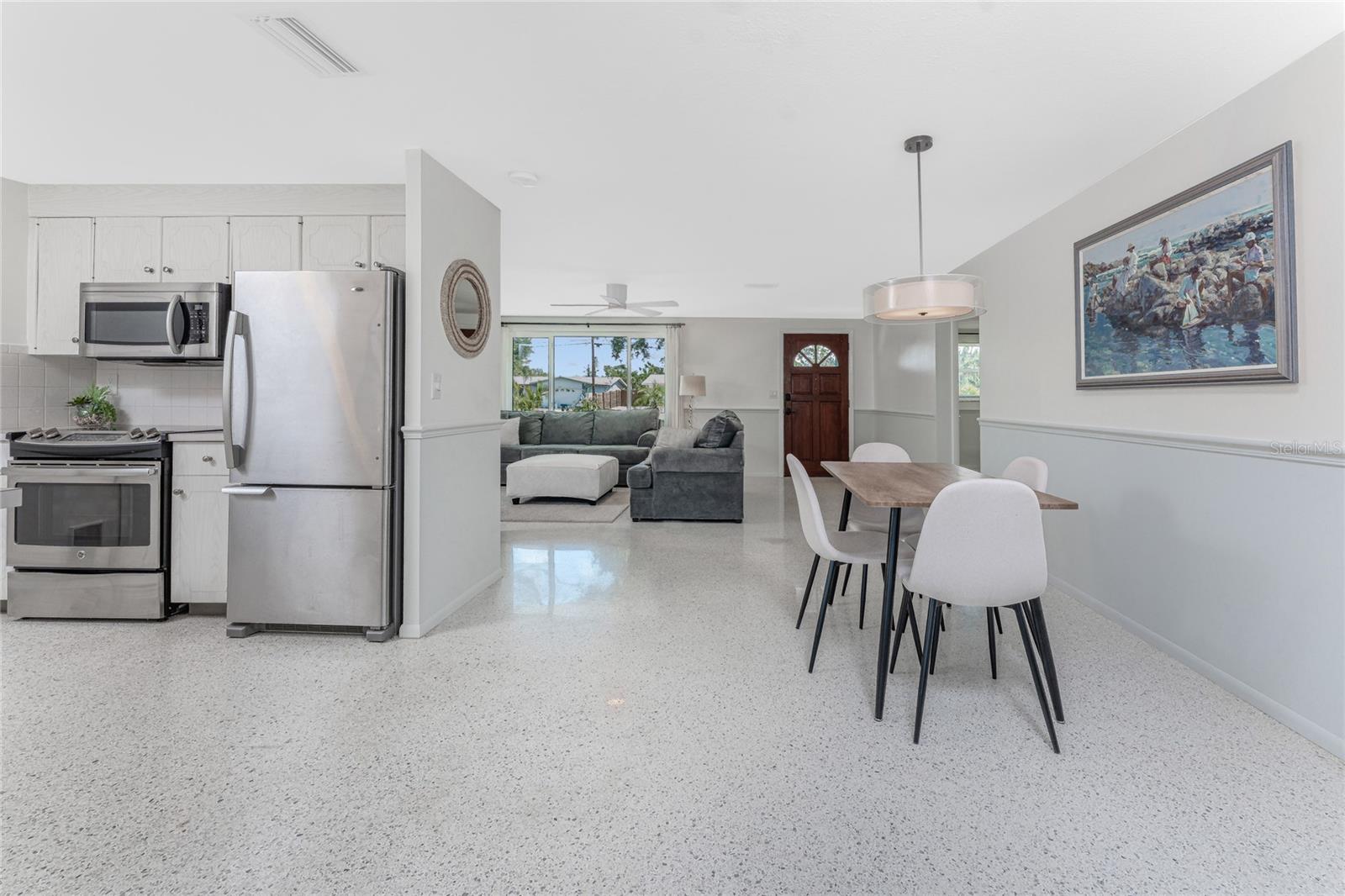 LONGLAKE ESTATES - Residential