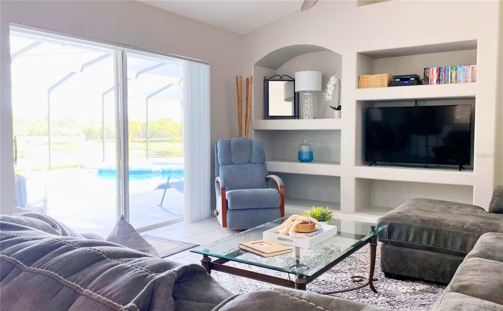 3433 SWALLOW HILL STREET