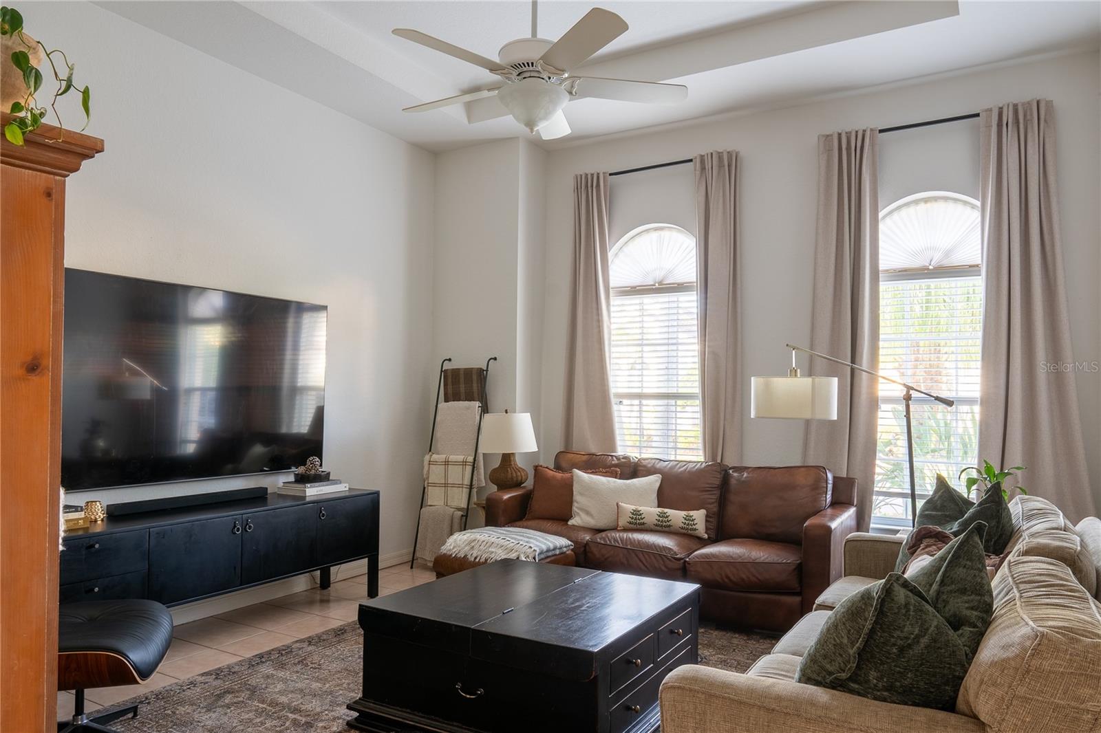 PALM LAKES - Residential