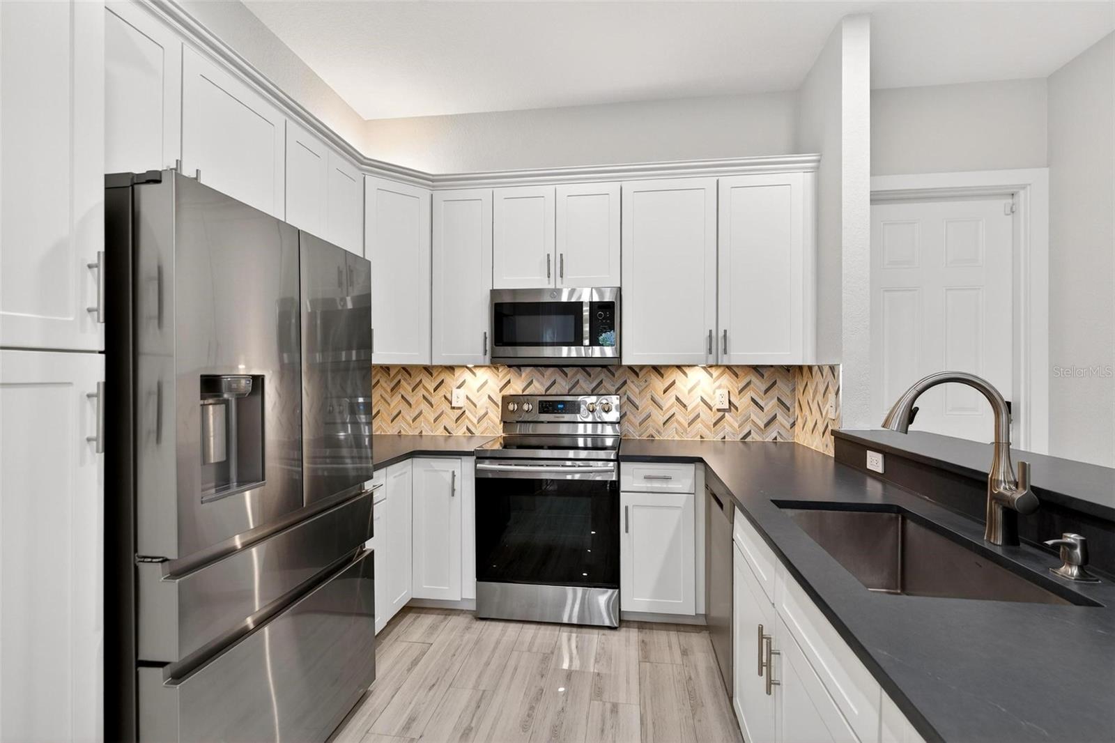 BALDWIN PARK 07 - Residential